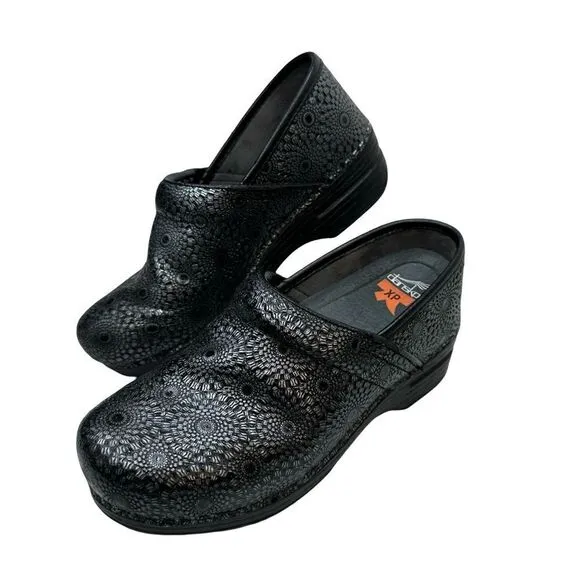 Dansko Pro XP Black Silver Medallion Embossed Patent Clog Sz US 7.5 8 EU 38