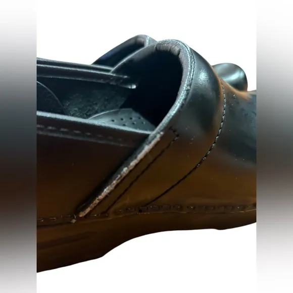 Dansko Professional slip resistant Black Leather Clogs| medical shoes 38 | 7.5