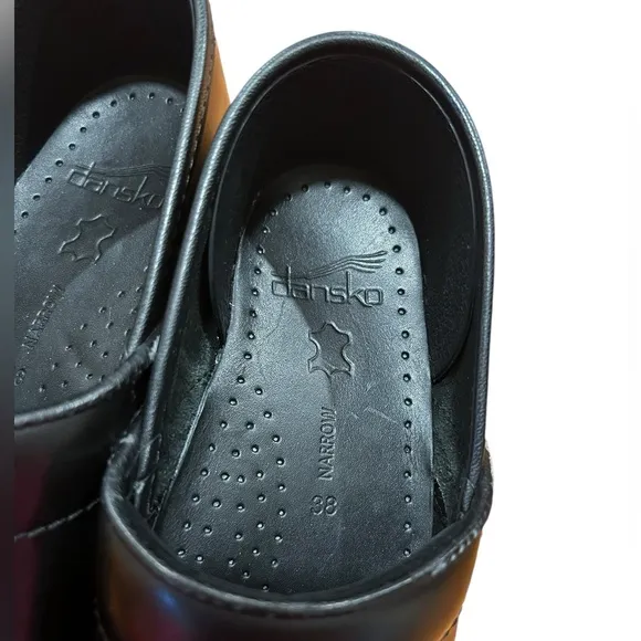 Dansko Professional slip resistant Black Leather Clogs| medical shoes 38 | 7.5