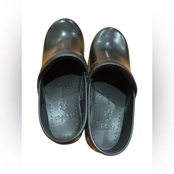 Dansko Professional slip resistant Black Leather Clogs| medical shoes 38 | 7.5