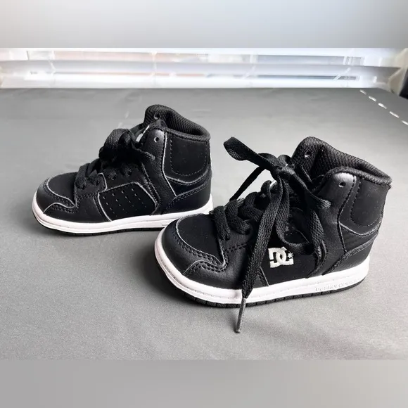 DC High top leather skate shoes Toddler size 6.0