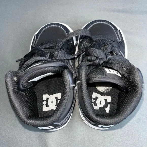 DC High top leather skate shoes Toddler size 6.0