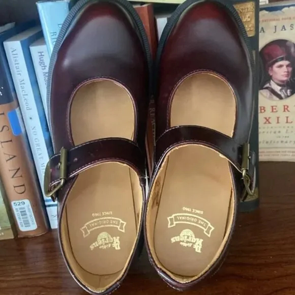 Dr. Marten Corin Mary Jane Shoes Burgundy Rub Off Leather Women’s Size 5
