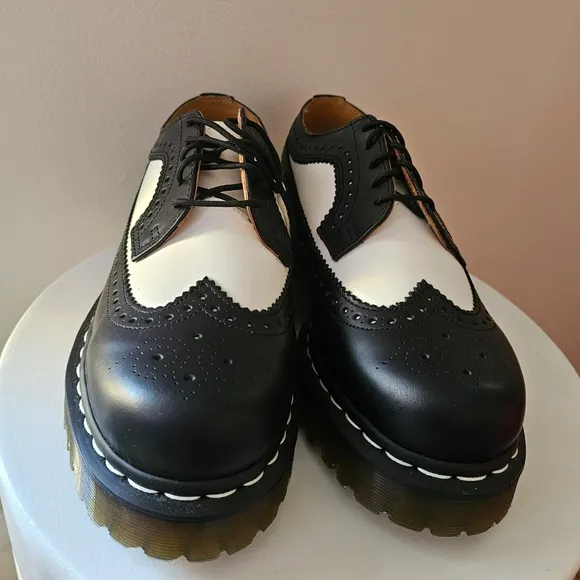 Dr. Martens 3989 Bex Brogue Oxford Size 7