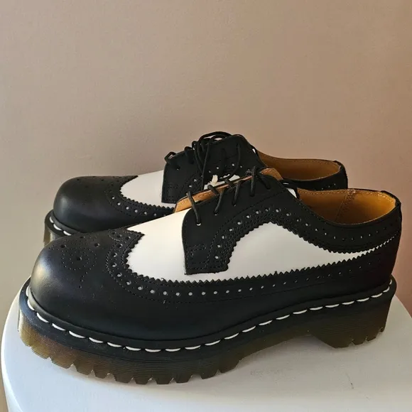 Dr. Martens 3989 Bex Brogue Oxford Size 7