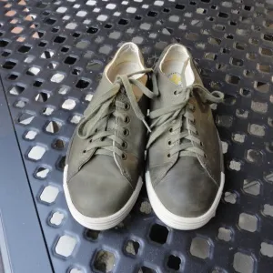 DR. MARTENS Men's/Women's Low Top British Green Lace Up Tennis Shoes Size 8M/9L