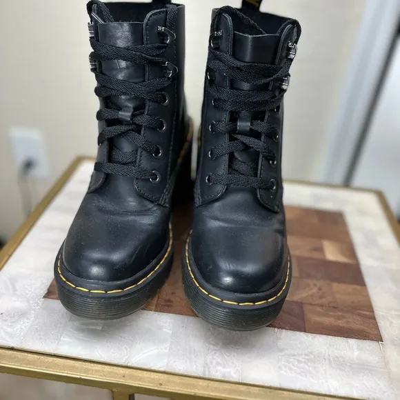 Dr. Martens NWOB size 6‎ women’s 6 Tie Jesy Sendal platform boots