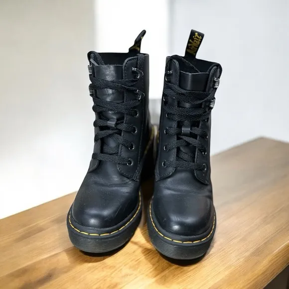 Dr. Martens NWOB size 6‎ women’s 6 Tie Jesy Sendal platform boots