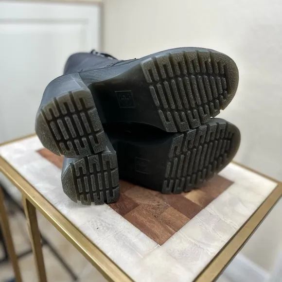 Dr. Martens NWOB size 6‎ women’s 6 Tie Jesy Sendal platform boots