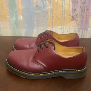 Dr. Martens Smooth Leather Oxford Slip Resistant Men's Cherry Red Unisex M9/W10