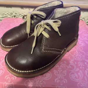 Duckfeet Grena in Chocolate Brown size 39. Worn just a few times
