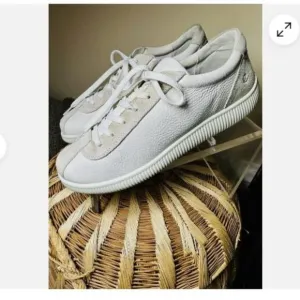 ECCO Soft Zero Leather Women’s Sneaker Shoes Sz 42 11-11.5 White Comfortable