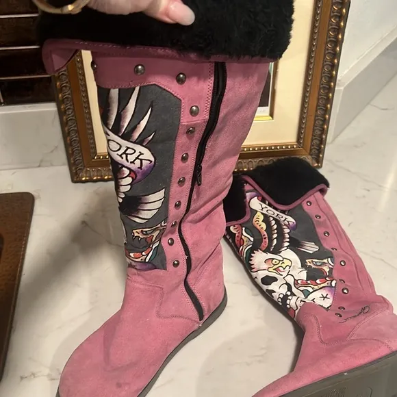 ED Hardy apres ski boots 💕🖤🐝