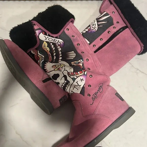 ED Hardy apres ski boots 💕🖤🐝