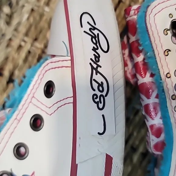 Ed hardy mermaid hi top shoes sz 6 nice condition