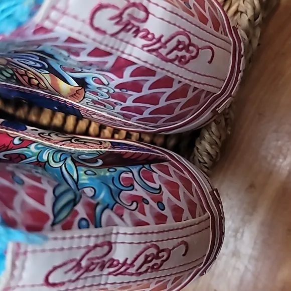 Ed hardy mermaid hi top shoes sz 6 nice condition