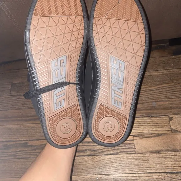 Etnies kingpin skate shoes