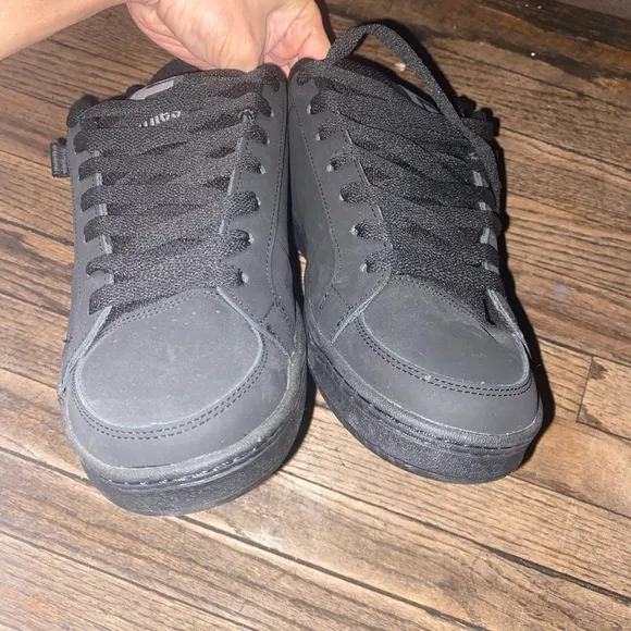 Etnies kingpin skate shoes