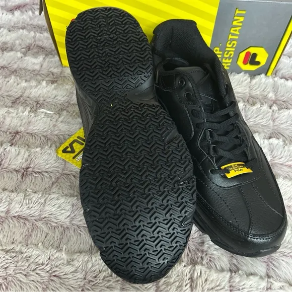 Fila slip resistant Memory Workout MenSneakers Size 11 Black
