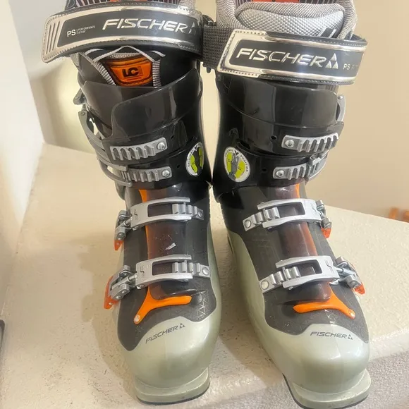 FISCHER Soma MX9 Ski Boots, Size 27.5, Soma Tec