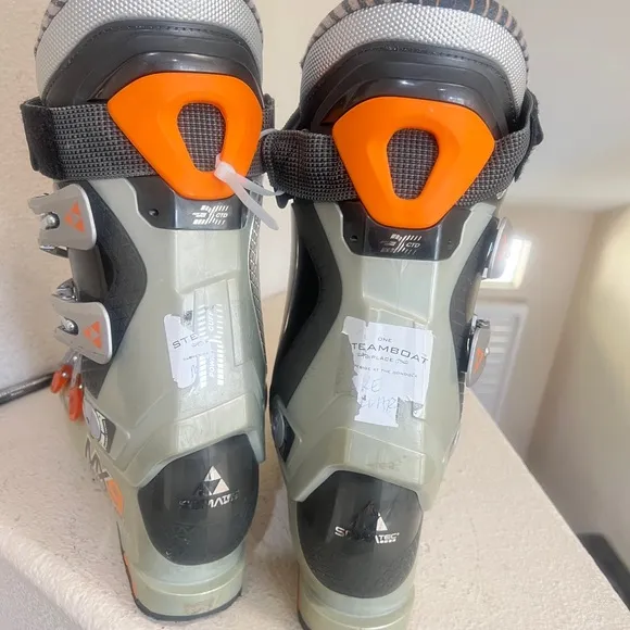 FISCHER Soma MX9 Ski Boots, Size 27.5, Soma Tec