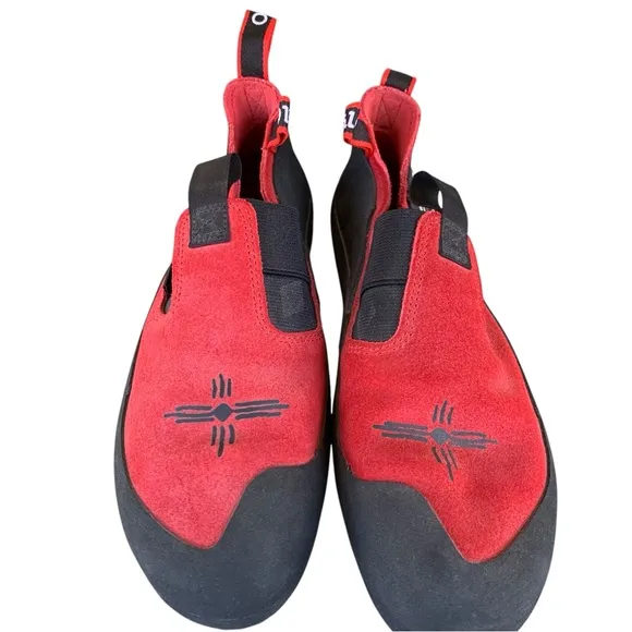 FIVE TEN 5.10 Anasazi Climbing Shoes with Triple Pulls - Size 8