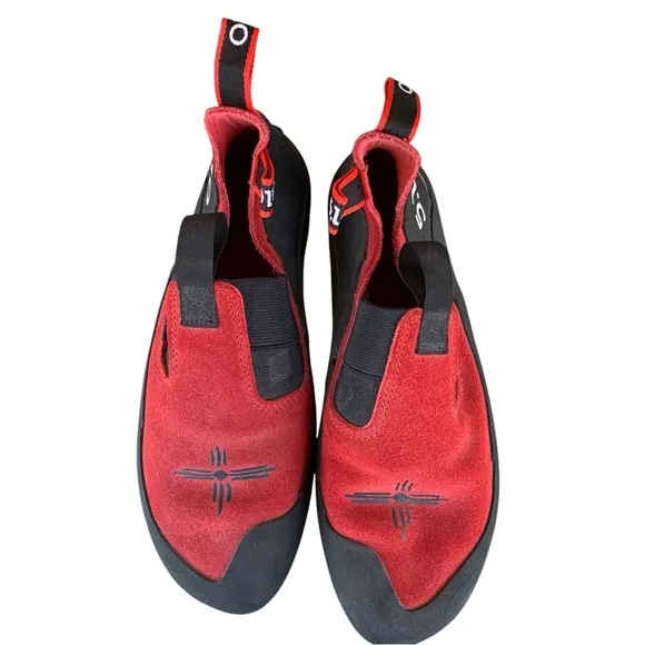 FIVE TEN 5.10 Anasazi Climbing Shoes with Triple Pulls - Size 8