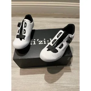 Fizik Tempo Overcurve R5 Cleat Cycling Shoes 39 EU Men 6 3/4US White