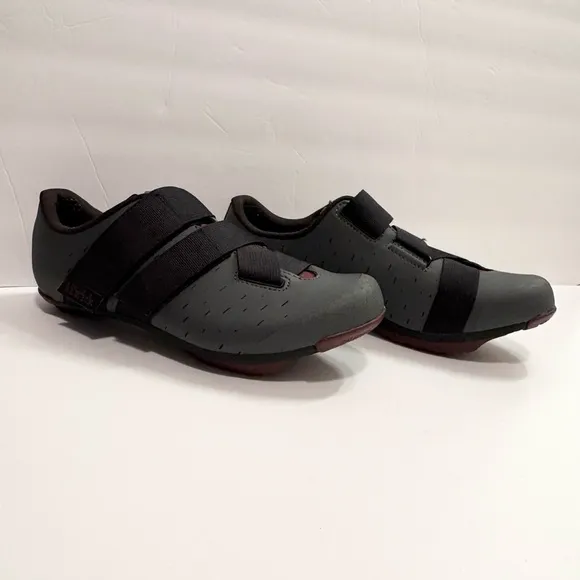 Fizik Terra Powestrap G4 Men’s cycling shoes EU 43 US 9.5 Gray and Black.