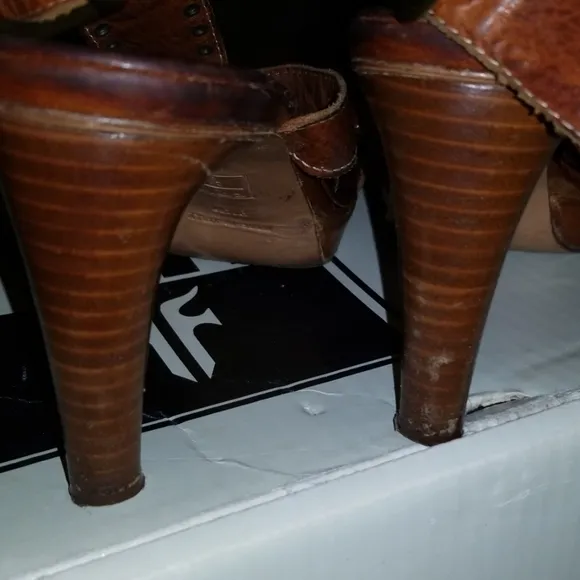 Frye Valerie Slide 100% Italian Leather Size 8.5