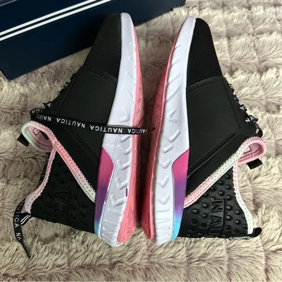 Girls Nautica Slip / Tie SneakersSize 4