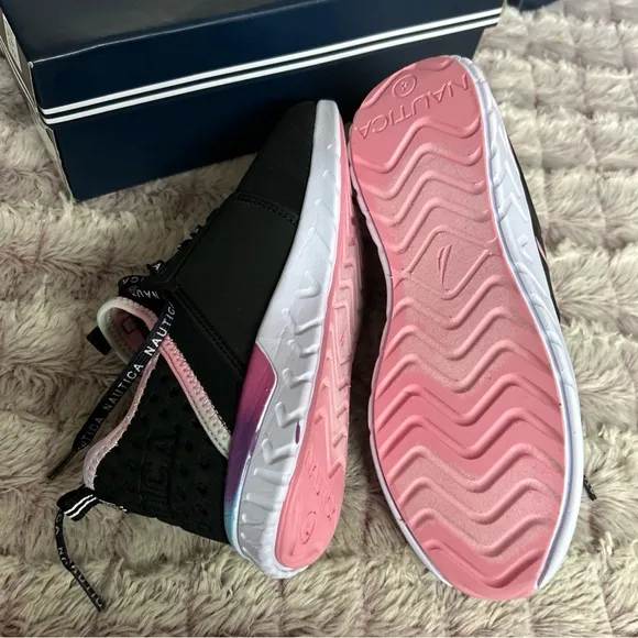 Girls Nautica Slip / Tie SneakersSize 4