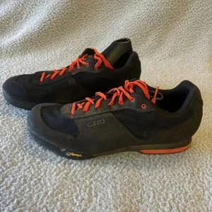 Giro Rumble VR Mountain Bike Cycling Shoes Men 10.5 Black Red Laces Vibram Soles