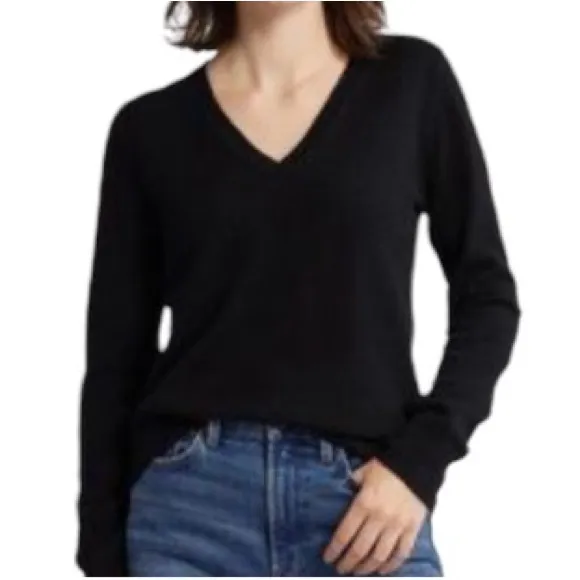 HALOGEN 💯 cashmere black w/ white fleck V neckline sweater fall winter layer