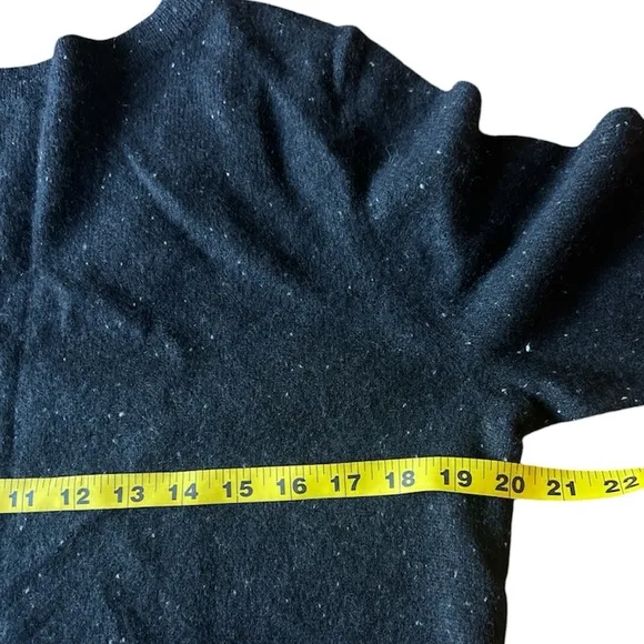 HALOGEN 💯 cashmere black w/ white fleck V neckline sweater fall winter layer