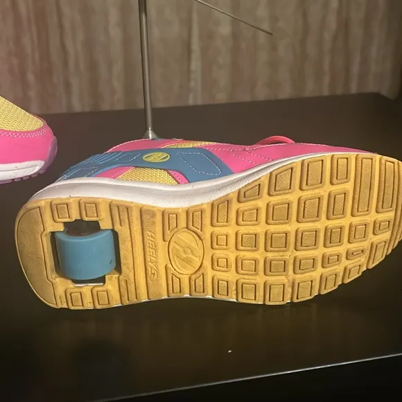 Heelys Force Skate Yth Sz 6, Wmn 7, Pink Blue, Yellow and Purple Sneaker Shoes