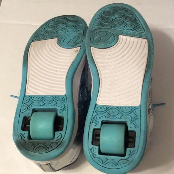 Heely’s shiny silver &amp; turquoise rolling lace up sneakers Summer big girl’s 5