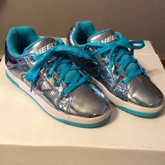Heely’s shiny silver &amp; turquoise rolling lace up sneakers Summer big girl’s 5