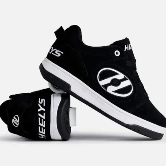 🆕HEELYS&quot; VOYAGER  BLACK &amp; WHITE SKATE SHOES