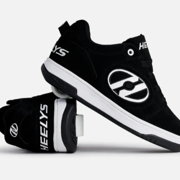🆕HEELYS&quot; VOYAGER  BLACK &amp; WHITE SKATE SHOES