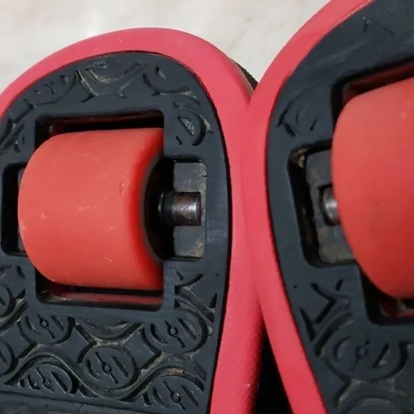HEELYS SKATE SHOES, SIZE 6