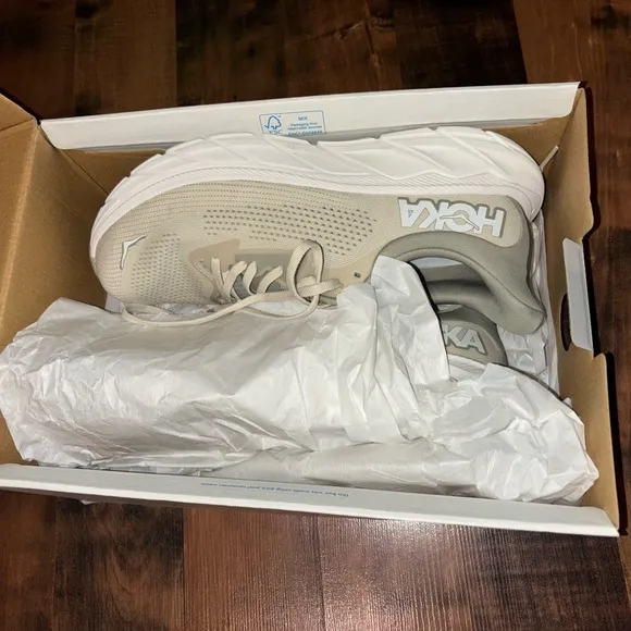 Hoka Arahi 7 Athletic Shoes