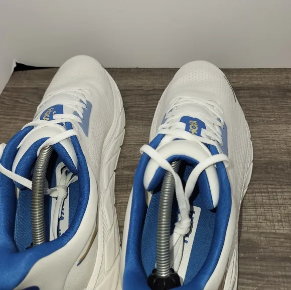 Hoka One One Arahi 7 Running Shoes White Blue Men's Size 12 D Sneaker