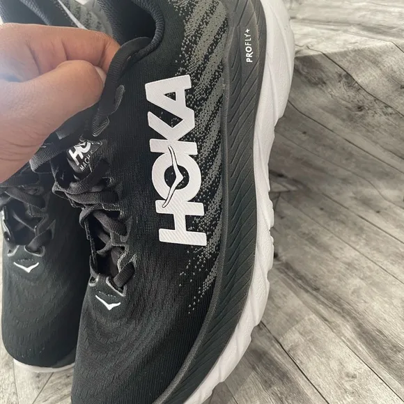 Hoka One One Mach 5 Women's Size 9B Black Running Shoes Sneakers