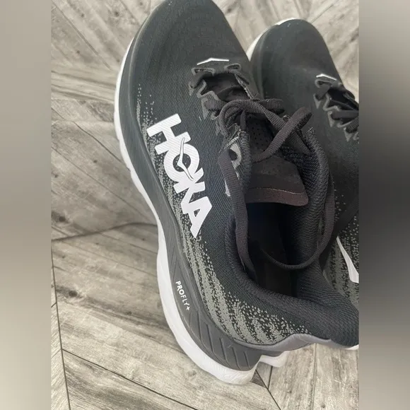 Hoka One One Mach 5 Women's Size 9B Black Running Shoes Sneakers