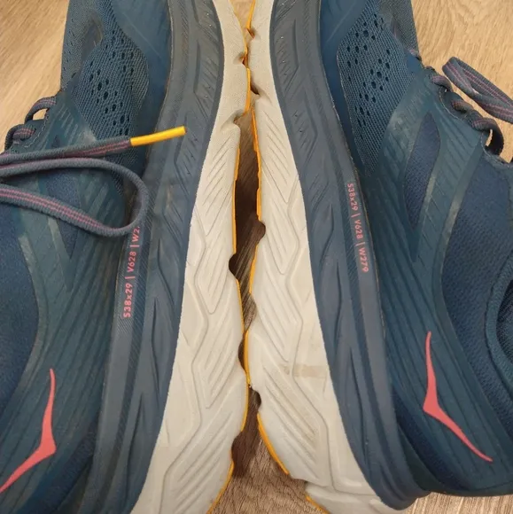 Hoka One One Stinson ATR 6 Trail Running Shoes. Size 9