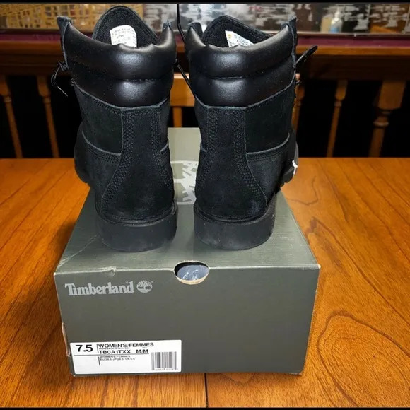 🔥HOST PICK🔥Timberland Waterproof Boots - Brand New With Box under retail
