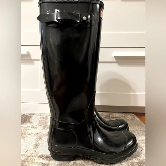 Hunter Women’s Original Tall Gloss Rain Boots