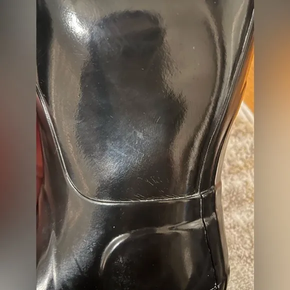 Hunter Women’s Original Tall Gloss Rain Boots