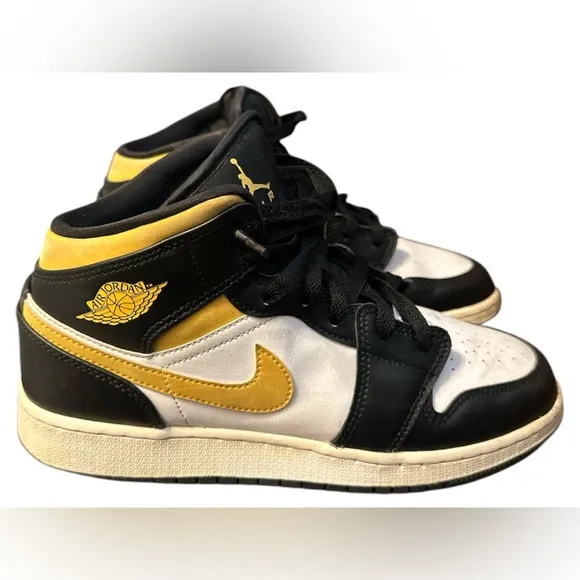 Jordan 1 Mid 'Pollen' New GS (US6Y) Panda Chicago good condition